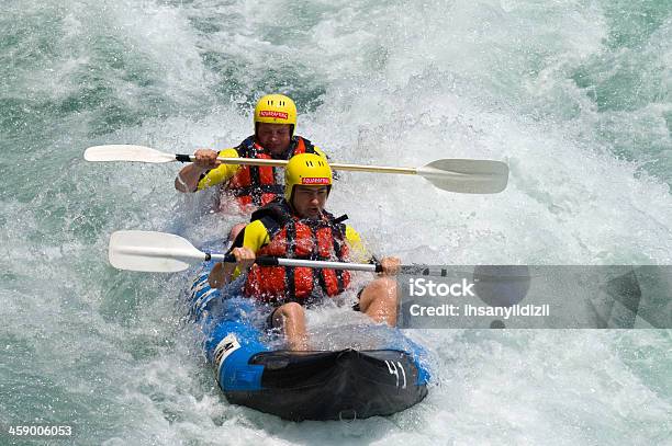 Rafting - Fotografie stock e altre immagini di Ambientazione esterna - Ambientazione esterna, Attività, Attività all'aperto