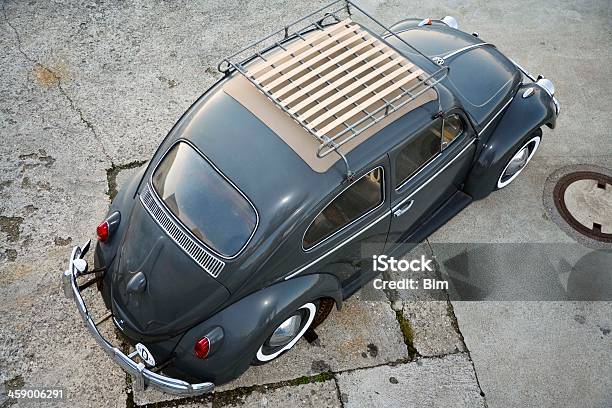 Photo libre de droit de Vintage 1963 Coccinelle De Volkswagen De Gamme Avec Vue banque d'images et plus d'images libres de droit de Coccinelle de Volkswagen