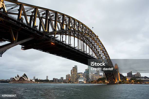 Foto de Sydney Harbour Bridge E Da Opera House e mais fotos de stock de Austrália - Austrália, Capitais internacionais, Cidade