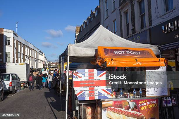 Portobello Road Market W Notting Hill Londyn - zdjęcia stockowe i więcej obrazów Anglia - Anglia, Architektura, Budka z hot dogami