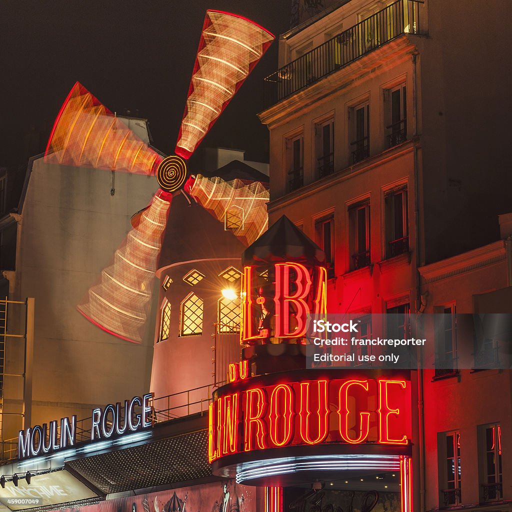 Le Moulin Rouge cabaret na noite em Paris - Royalty-free Moulin Rouge Foto de stock