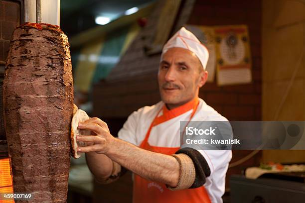 Doner Kebab Turco E Direttore - Fotografie stock e altre immagini di Doner Kebab - Doner Kebab, Adulto, Arrosto - Cibo cotto