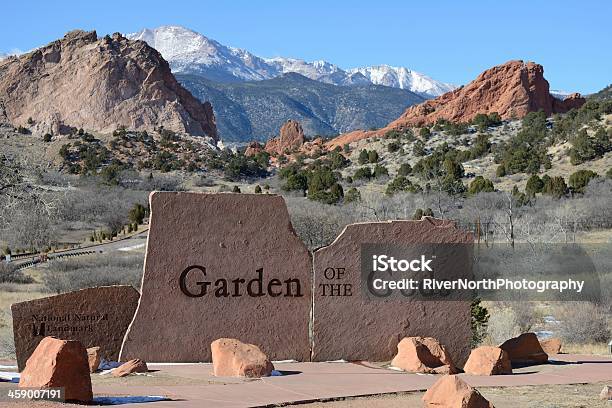 Garden Of The Gods Colorado Springs Foto de stock y más banco de imágenes de Acantilado - Acantilado, Aire libre, Belleza de la naturaleza