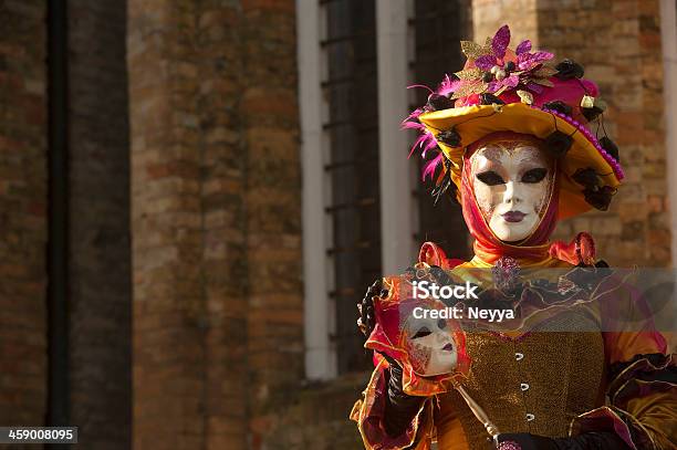 Carnaval De Venecia 2013 Foto de stock y más banco de imágenes de Amarillo - Color - Amarillo - Color, Belleza, Blanco - Color