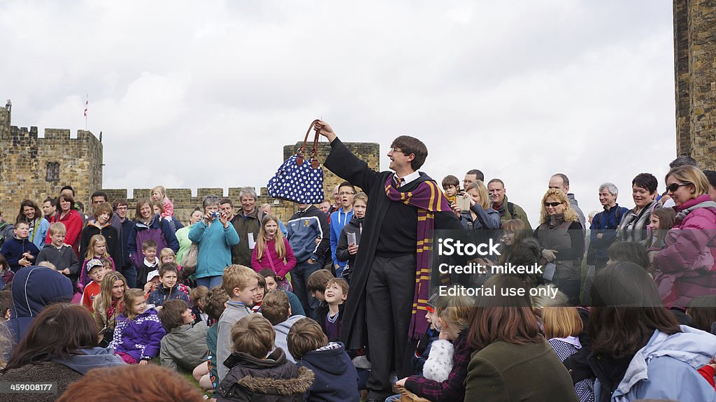 Attore di Harry Potter al castello di Alnwick - Foto stock royalty-free di Harry Potter - Titolo d'opera famosa