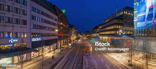 Stockholm Hamngatan Einkaufsstraße Beleuchtet Dämmerung Schweden Stockfoto und mehr Bilder von Abenddämmerung