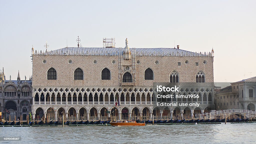 Palácio de Doge vista do autocarro de água. Veneza. Italy Itália - Royalty-free Ao Ar Livre Foto de stock