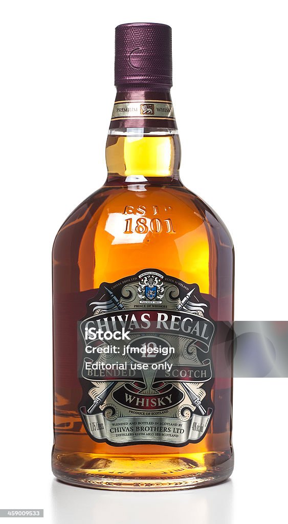 carpeta notificación ala Chivas Regal Combinan Botella De Whisky Escocés De 12 Años Foto de stock y  más banco de imágenes de Alimento - iStock