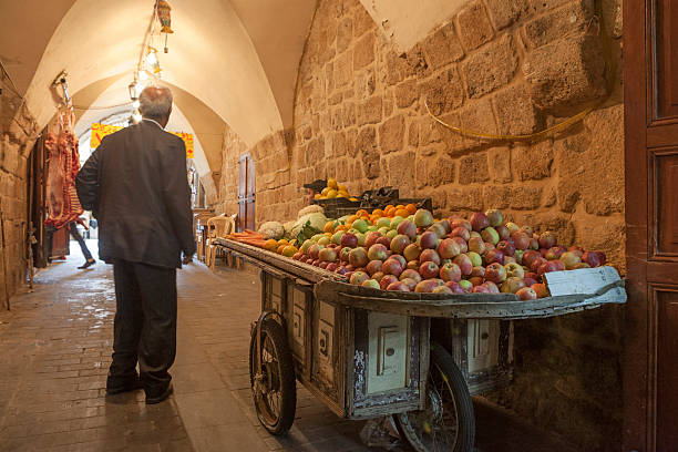 greengrocer - sidon ストックフォトと画像