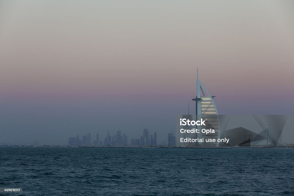 Бурдж Аль арабского, Jumeirah beach hotel - Стоковые фото Аравия роялти-фри