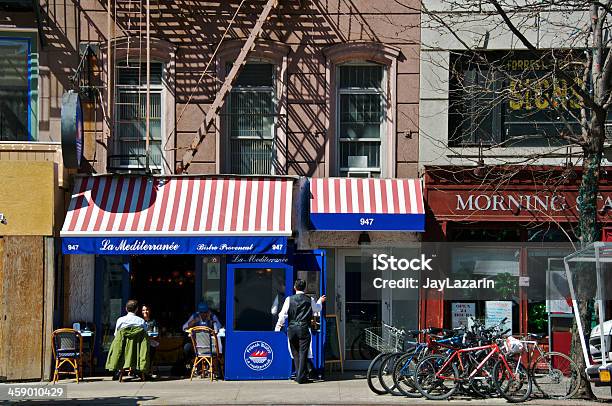 Bistro Café Escena La Parte Superior Del Lado Este De Manhattan Ciudad De Nueva York Foto de stock y más banco de imágenes de Ciudad de Nueva York