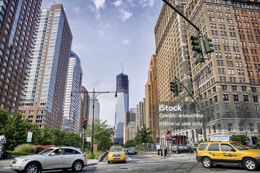 Vue sur le One World Trade Center de batterie Place - Photo de Architecture libre de droits