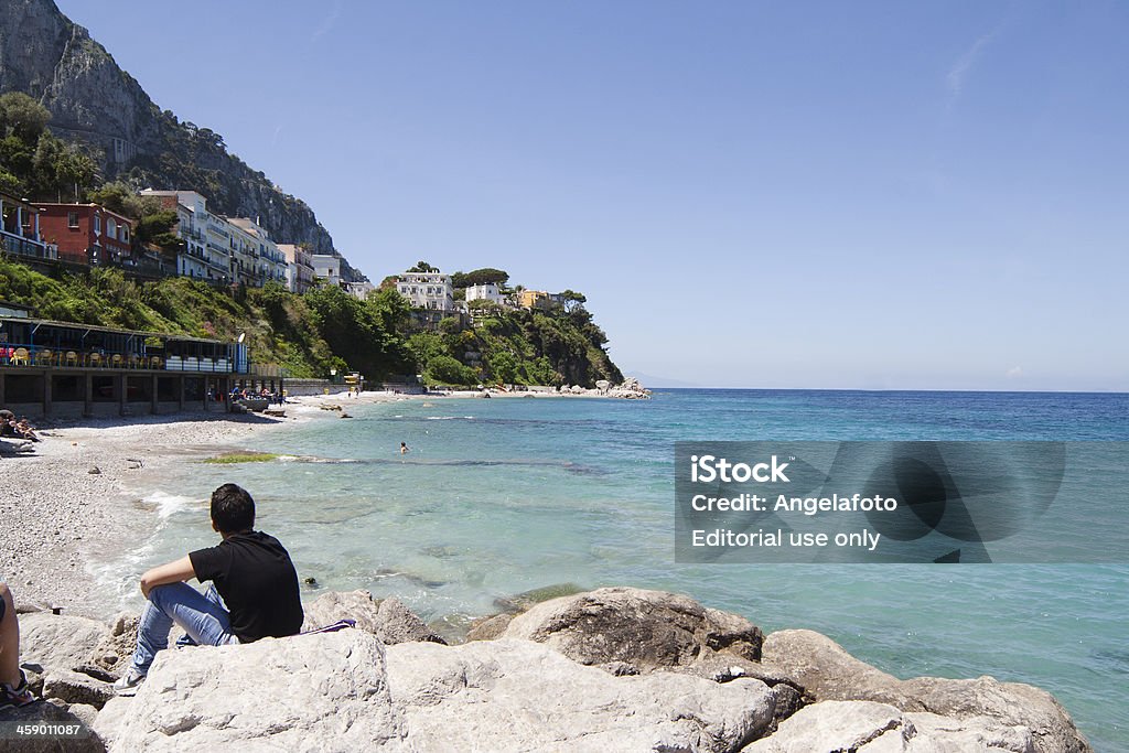 Capri, plage avec les gens - Photo de Activité de loisirs libre de droits