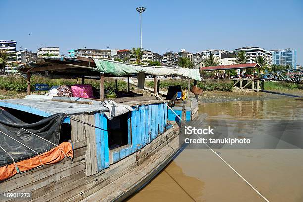 Sala De Estar En Una Embarcación A Motor En Rangún Foto de stock y más banco de imágenes de Aire libre - Aire libre, Asia, Asia Sudoriental