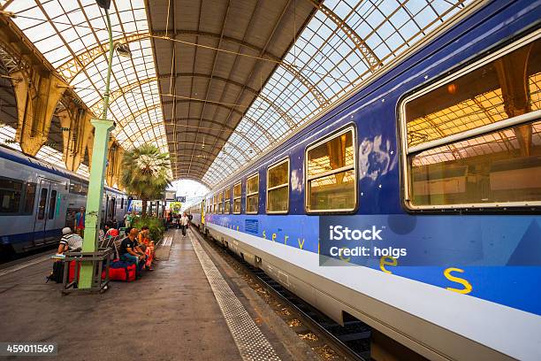 Stazione Ferroviaria Di Nizza Francia - Fotografie stock e altre immagini di Nizza - Nizza, Stazione, Ambientazione interna