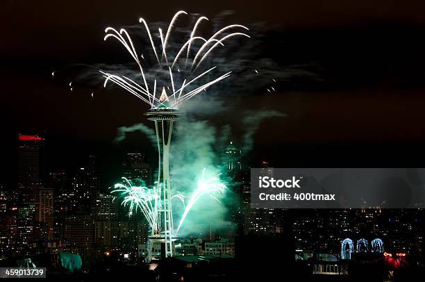 시애틀 새해 전야 불꽃놀이-오락 행사에 대한 스톡 사진 및 기타 이미지 - 불꽃놀이-오락 행사, 불꽃놀이-제작물, 스페이스니들