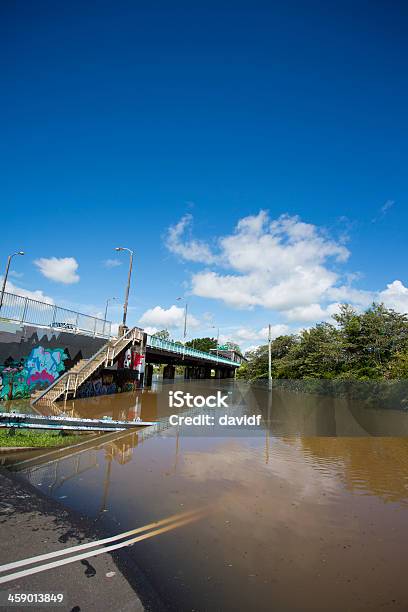 Photo libre de droit de Inondé River Road Et Le Pont banque d'images et plus d'images libres de droit de Australie - Australie, Catastrophe naturelle, Eau