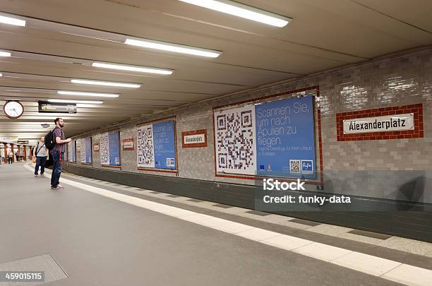 Foto de Estação De Metrô De Alexanderplatz e mais fotos de stock de Código QR - Código QR, Outdoor, Berlim
