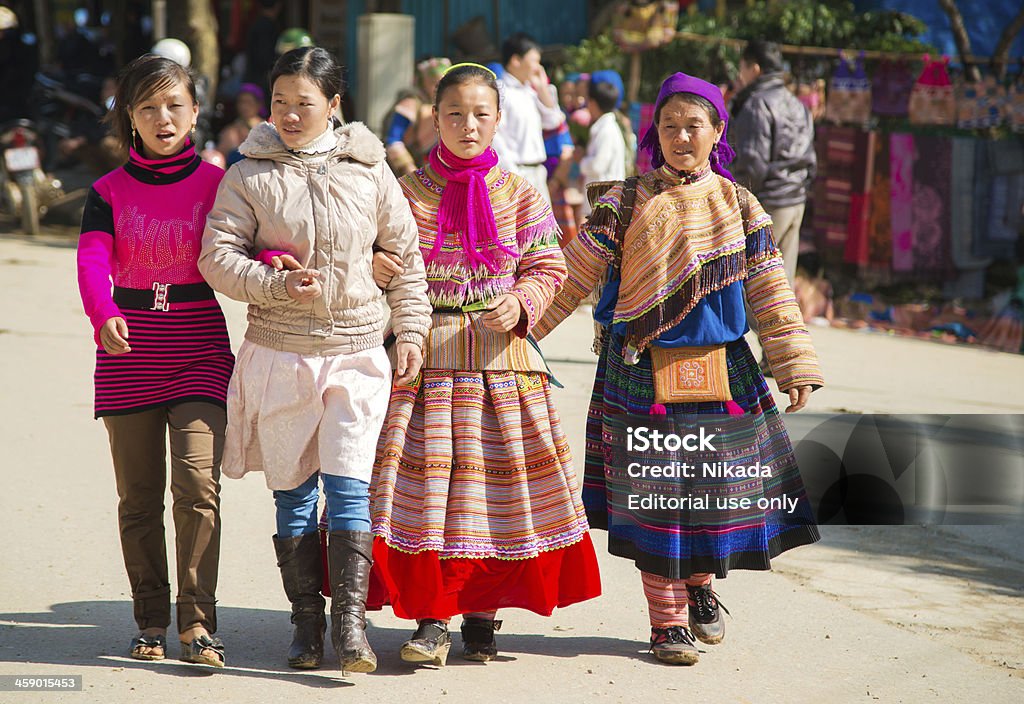 Menschen im Markt, Vietnam - Lizenzfrei Abwarten Stock-Foto