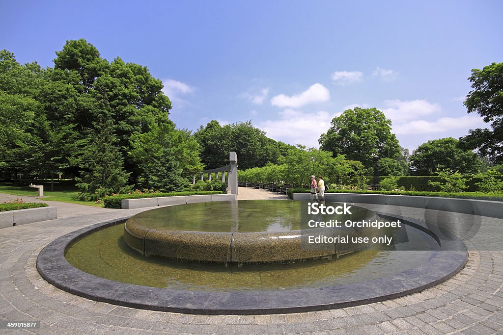 Rideau Hall e giardino - Foto stock royalty-free di Piscina riflettente