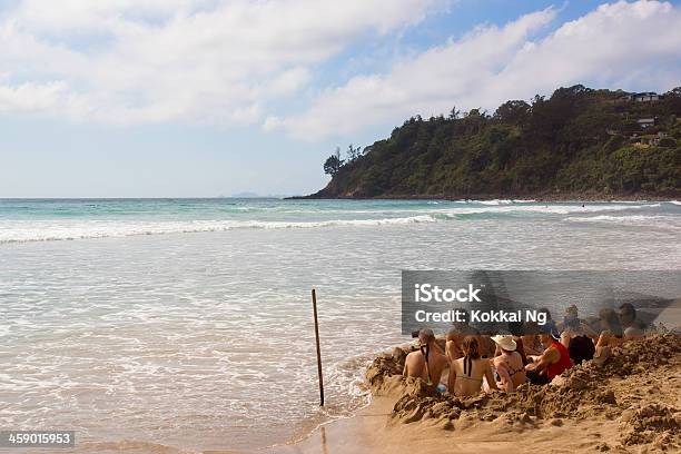 Foto de Coromandelhot Water Beach e mais fotos de stock de Areia - Areia, Balde e Pá, Buraco