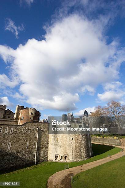 Torre De Londres Inglaterra Reino Unido - Fotografias de stock e mais imagens de Ao Ar Livre - Ao Ar Livre, Arquitetura, Capitais internacionais