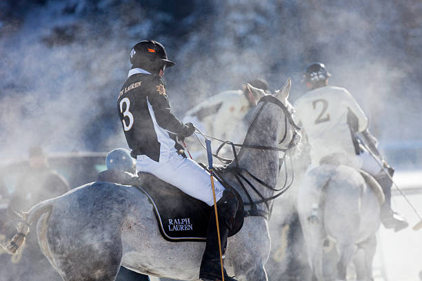 снег поло обмен ponies - st moritz фотографии стоковые фото и изображения