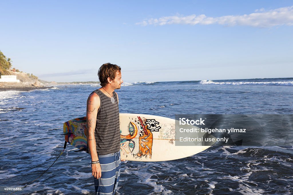 Surf uomo - Foto stock royalty-free di Adulto