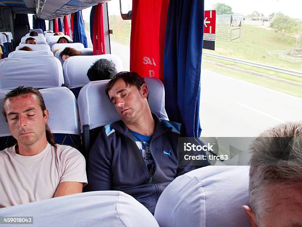 승객이 편안한 브라질리안 일반석 여행 교통 수단 좌석에 대한 스톡 사진 및 기타 이미지 - 교통 수단 좌석, 교통수단, 남자