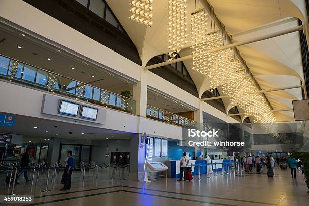 Aeroporto Internazionale Di Dubai Terminal 1 - Fotografie stock e altre immagini di Aeroplano - Aeroplano, Aeroporto, Ambientazione interna
