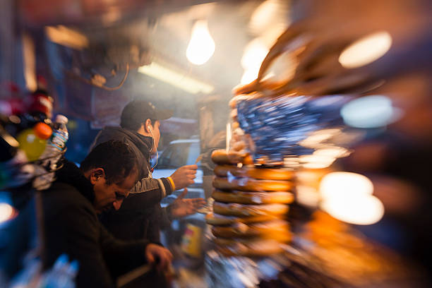 rua fastfood vendedores em manhattan. - lensbaby - fotografias e filmes do acervo