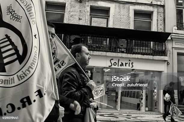 Protesta En Lisboa Foto de stock y más banco de imágenes de Aire libre - Aire libre, Baixa, Blanco y negro