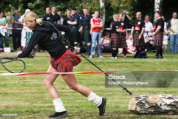 Starke Frau Im Highland Games Stockfoto und mehr Bilder von Aktivitäten und Sport - Aktivitäten und Sport, Athlet, Bewegung