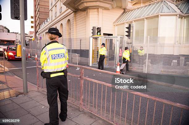 Foto de Agentes Da Polícia Está Protegendo Liberais Democratas Conferência Em Brighton Reino Unido e mais fotos de stock de Força Policial