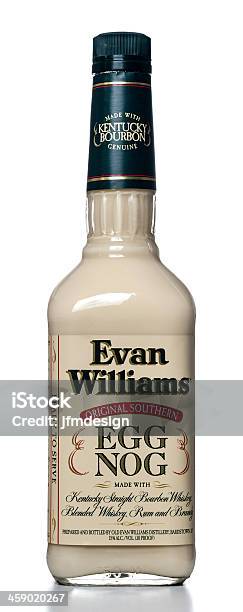 Evan Williams Original Sur De Huevo Nog Botella Foto de stock y más banco de imágenes de Alimento - Alimento, Botella, Cristal - Material