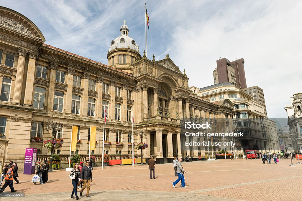 Pessoas em Victoria Square, Birmingham - Foto de stock de Andar royalty-free