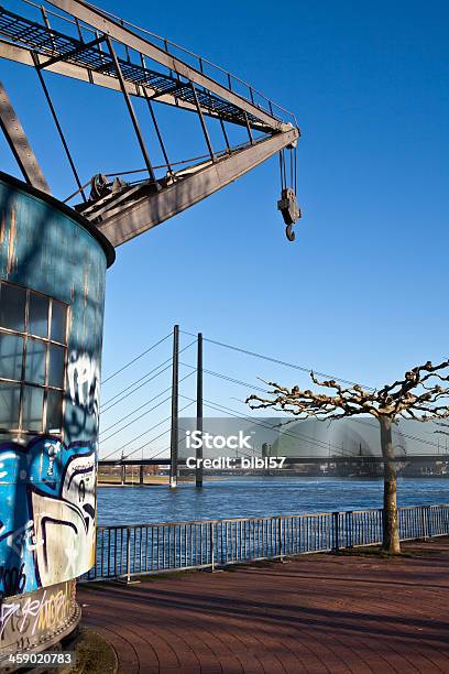 Rio Reno Em Düsseldorf - Fotografias de stock e mais imagens de Alemanha - Alemanha, Ao Ar Livre, Azul