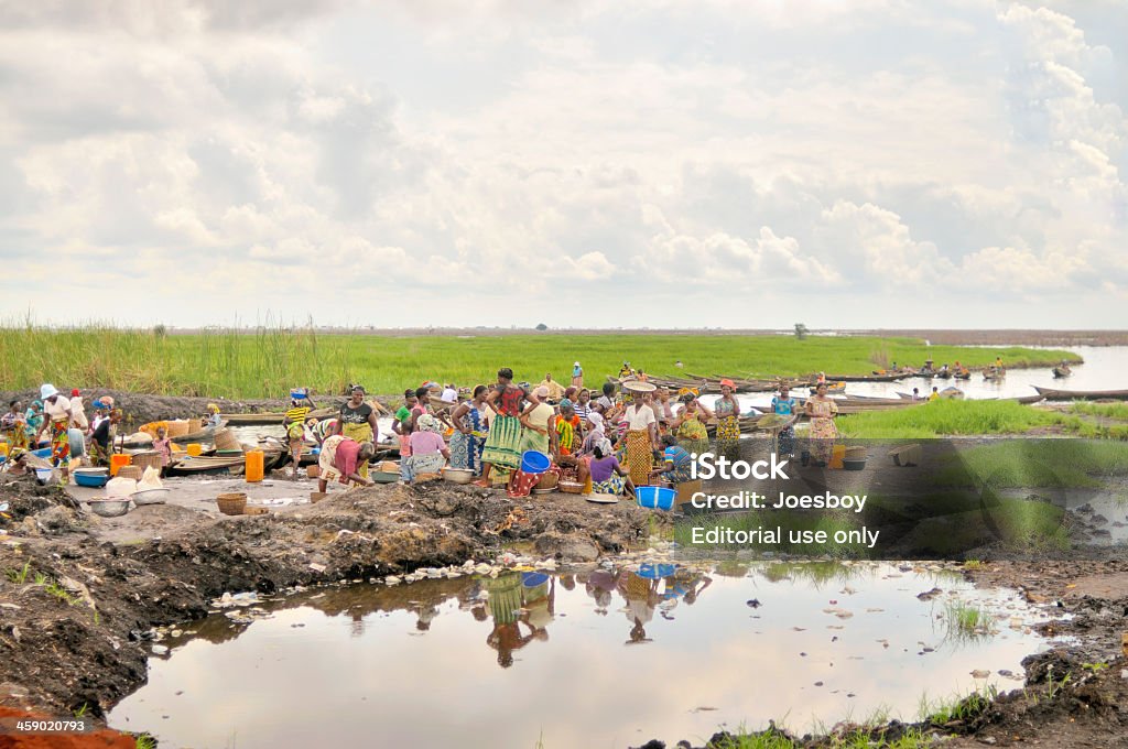Ganvie – Frauen warten auf Fisch - Lizenzfrei Benin Stock-Foto
