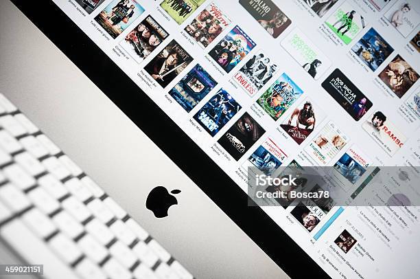 Apple Imac コンピューターの画面キーボード - インターネットのストックフォトや画像を多数ご用意 - インターネット, エディトリアル, カラー画像