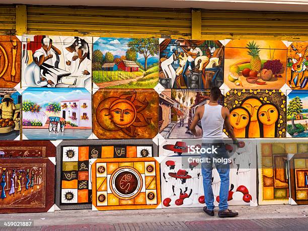 Santo Domingo Arte Stall - Fotografie stock e altre immagini di Ambientazione esterna - Ambientazione esterna, Arte, Arti e mestieri