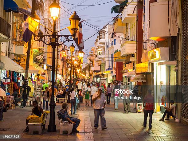 Strada Pedonale Santo Domingo Repubblica Dominicana - Fotografie stock e altre immagini di Repubblica Dominicana