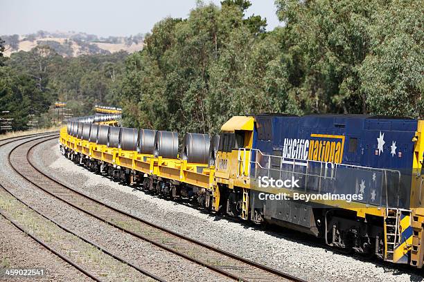 Locomotiva Com Trainload De Enrolado Aço No Hills - Fotografias de stock e mais imagens de BlueScope Steel - BlueScope Steel, Frete Ferroviário, Melbourne