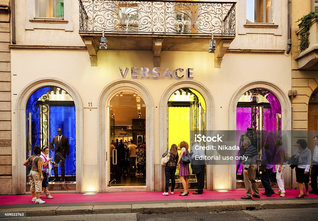 Bunte beleuchtet Versace Store, Italien - Lizenzfrei Mailand Stock-Foto