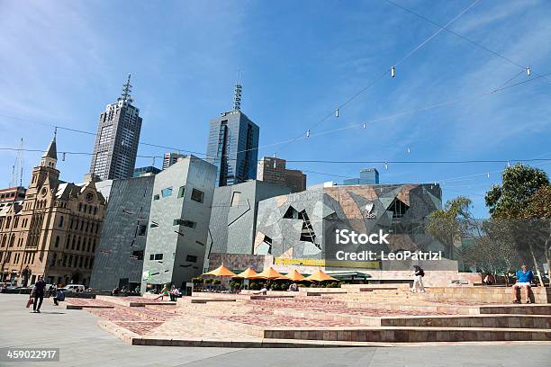 Foto de Federation Square De Melbourneaustrália e mais fotos de stock de Federation Square - Federation Square, Arquitetura, Arranha-céu