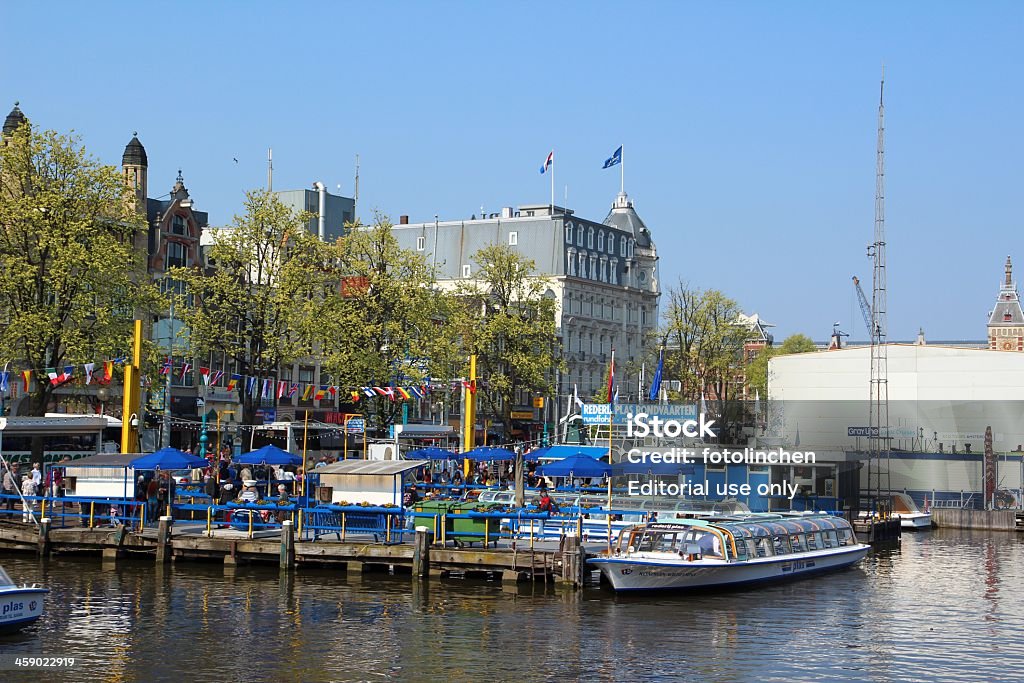Tourist Boote in Amsterdam - Lizenzfrei Amsterdam Stock-Foto