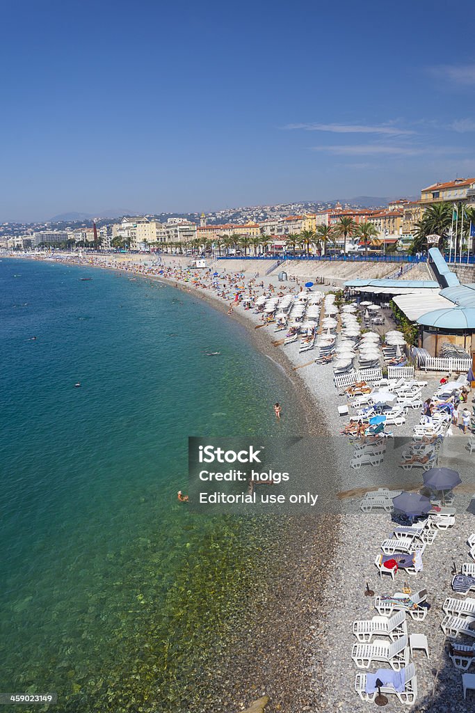 Vista para a praia em Nice, França - Foto de stock de Azul royalty-free