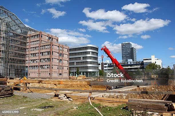 Plac Budowy W Mieście Stuttgart - zdjęcia stockowe i więcej obrazów Architektura - Architektura, Bezchmurne niebo, Bezpieczeństwo