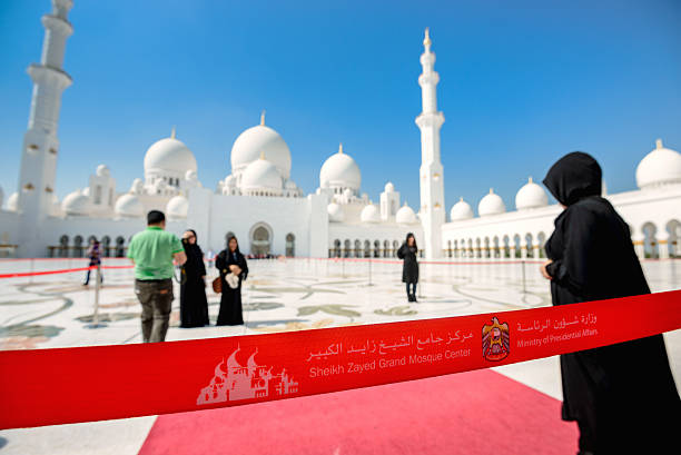 방문 셰이크 자이드 modque in abu dhabi) - minaret international landmark national landmark sheikh zayed mosque 뉴스 사진 이미지