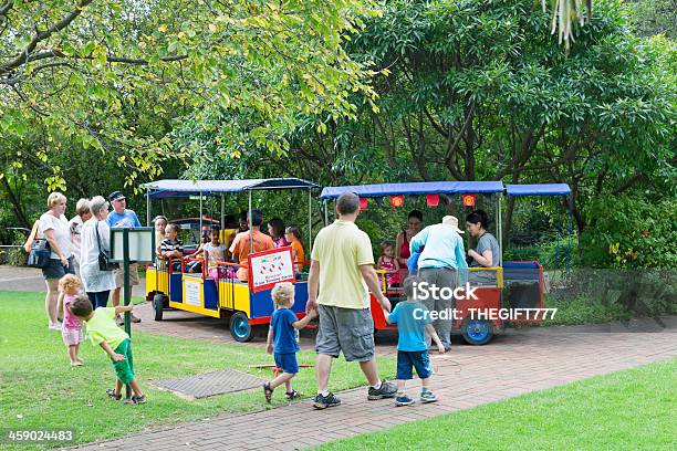 Photo libre de droit de Walter Sisulu Jardins Botaniques En Train banque d'images et plus d'images libres de droit de Famille - Famille, Parc d'attractions, Touriste