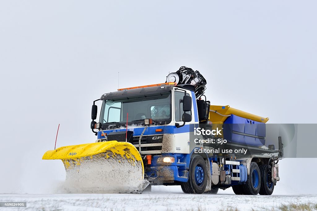 除雪車トラック - Winterdienstのロイヤリティフリーストックフォト